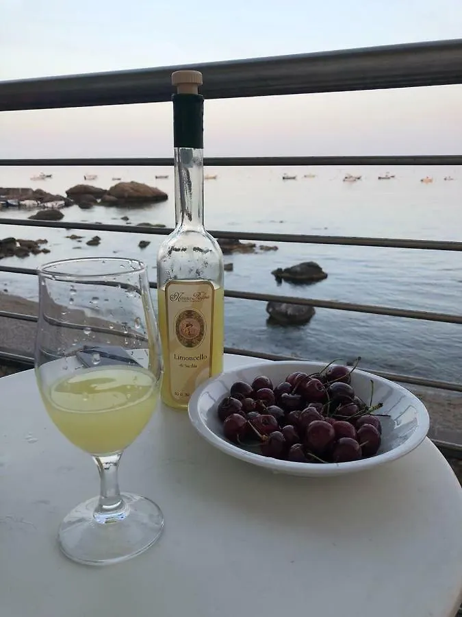 Апартаменты Taorminaxos Wonderful Seaview Джардини-Наксос